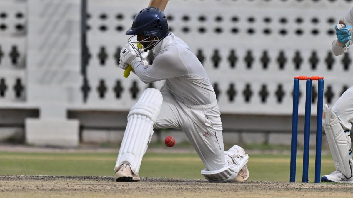 Buchi Babu tournament: Hyderabad inflates lead to 213 after Easwaran ton takes TNCA President’s XI to 327